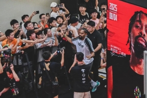 一路黔行&多彩贵阳 亲近球迷&观赏球局 DVD China Tour Day3 贵阳