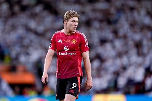 米体：霍伊伦在曼联年薪280万欧，那不勒斯愿给400万-450万欧