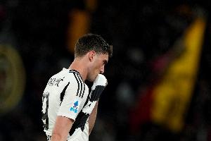 加速推进！记者：DV9愿降薪至年薪800万欧，米兰将和尤文展开谈判