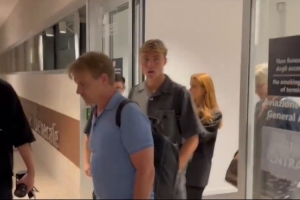 新锋霸！霍伊伦飞抵意大利罗马，即将接受那不勒斯体检