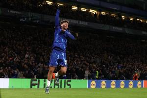 记者：在桑德兰同意取消租借后，吉乌已经回归切尔西