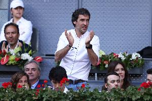 马卡报：勒沃库森讨论聘请皇马名宿劳尔执教，他是三位候选人之一