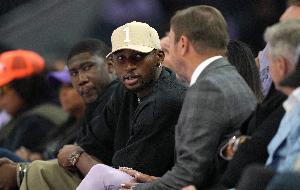 媒体人：库明加还没签资质报价 是因为还想拖拖看&等到勇士耗不起