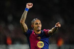 2025年拉菲尼亚各项赛事助攻16次，五大联赛球员仅次于巴尔科拉