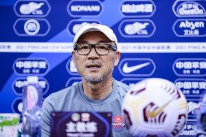 直播吧：张外龙今晚与铜梁龙谈今年之内的短期合同 冲超再谈续约