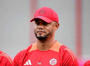 孔帕尼：凯恩攻防俱佳且训练中还带动队友，这让我的工作倍感轻松