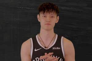 篮球&三分球&布鲁克林&扣篮&盖帽 曾凡博给篮网队友们教中文