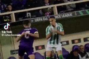 安东尼：嘿嘿嘿，佛罗伦萨的兄弟来跟我一起花手摇科目三🤣🤣