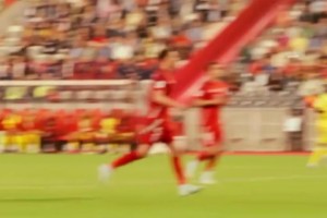 优雅！慢镜头看蒂勒曼斯连线德布劳内！中场灵魂间的心有灵犀！