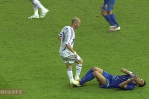 马特拉齐：世界杯决赛我进了俩球啊，你们只记得齐达内顶我😅