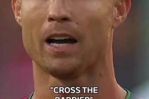 永不言弃！C罗主罚任意球前的自我鼓励💪