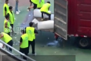 苏超南京队打的什么算盘？知道苏州大闸蟹怕冷在主场放冰块😂