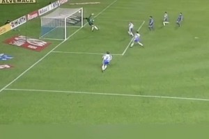 最极致的凌空抽射！重炮手卡洛斯这一脚，你给几分？