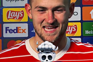 为何他的离开让众多拜仁球迷不舍？这一脚解围，给你答案！