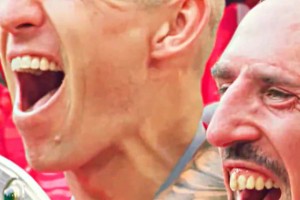 足坛有没有让你印象深刻的两翼齐飞？拜仁球迷：我们怎能忘😭