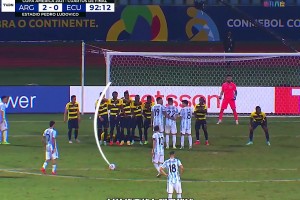 球迷：梅西唯一的短板，就是没有一个拉风的庆祝动作！