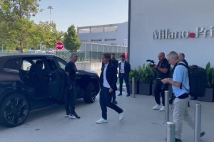 莫德里奇抵达米兰城