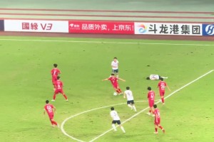 苏超的魅力！尽管盐城队0-3落后，但球员最终还是放弃了进攻👍