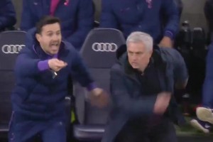 看一次笑一次！这绝对是英超名场面之一😆