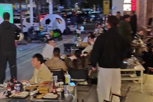 苏超的魅力有多大？来看网友实拍南通市街边实景🔥