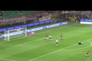 好长一条腿！名场面：37岁的内斯塔做出的极限阻挡！