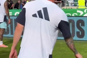 什么待遇啊？梅西的训练课现场有2.2万人观看，这影响力！